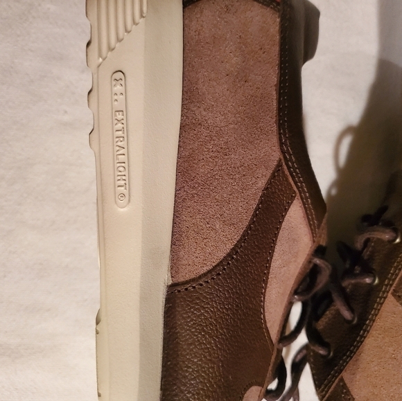 Marc Joseph New York Tan Suede Leather Extra Lightweight Sz. 9 Sneaker - Picture 5 of 9